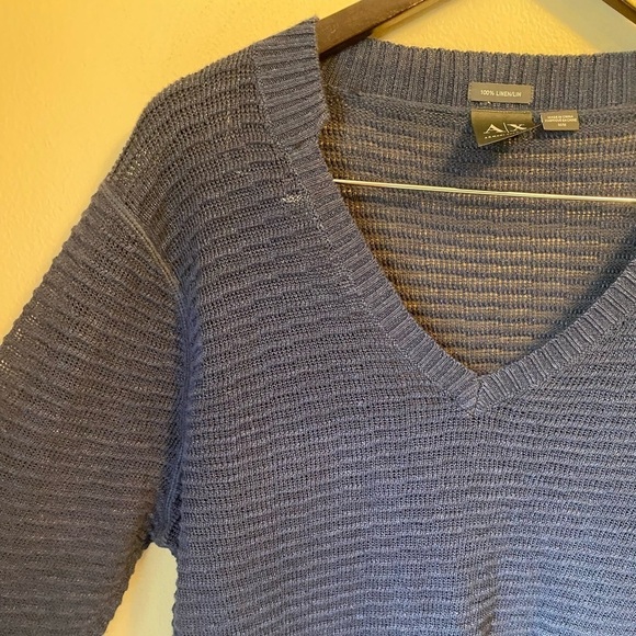 Armani Exchange 100% Linen Ribbed V Neck Sweater - Picture 5 of 9